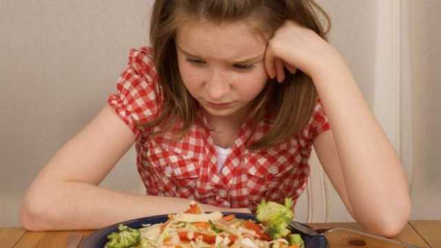 هل تخاف من تناول أنواع معينة من الطعام؟.. إليك السبب وطريقة العلاج