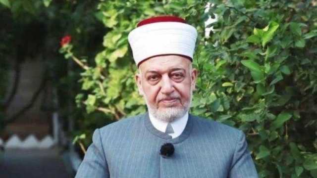 استشهاد خطيب المسجد الأقصى السابق في قصف إسرائيلي على منزله بوسط غزة