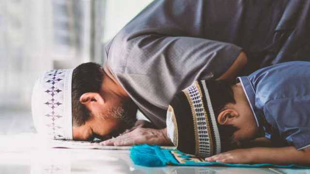 نائب رئيس جامعة الأزهر الأسبق: الصلاة تُغير سلوك الإنسان وتؤثر في حياته