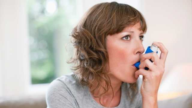 8 علاجات منزلية تخلصك من السعال خلال دقائق.. ما علاقة رفع الرأس؟