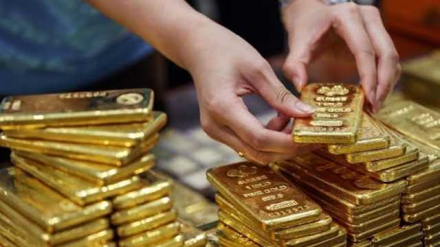 أسعار الذهب العالمية تفتتح تداولات الأسبوع على تراجع 0.3%