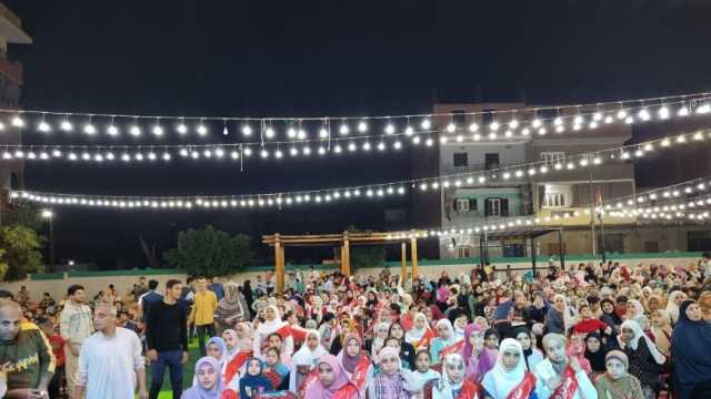 «الحاجة عزيزة» تكرم 1000 من حفظة القرآن في ساقية أبو شعرة بالمنوفية