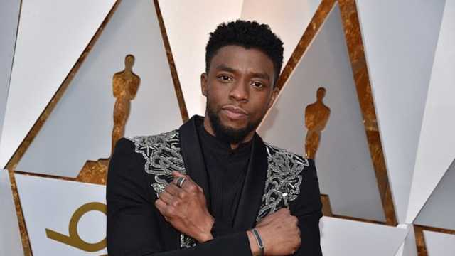 نجوم «Black Panther» يحييون ذكرى رحيل تشادويك بوسمان: سيظل دائما في قلوبنا