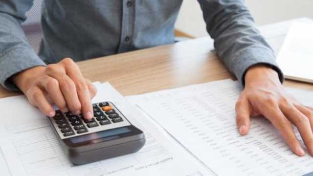 بشرى للموظفين.. صرف مكافأة نهاية الخدمة على آخر مرتب بعد زيادات مارس