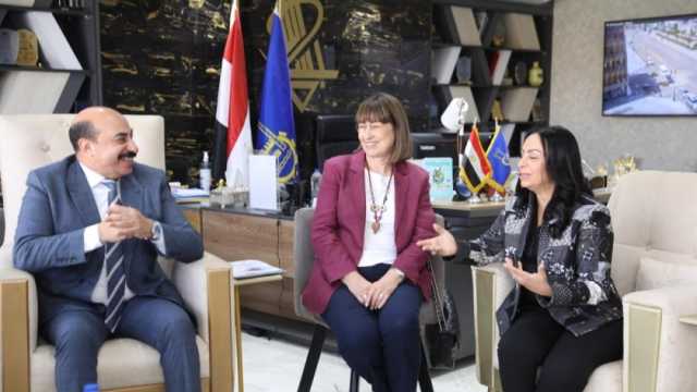محافظ أسوان ومايا مرسي يتفقدان أنشطة المشروع القومي لتنمية الأسرة المصرية