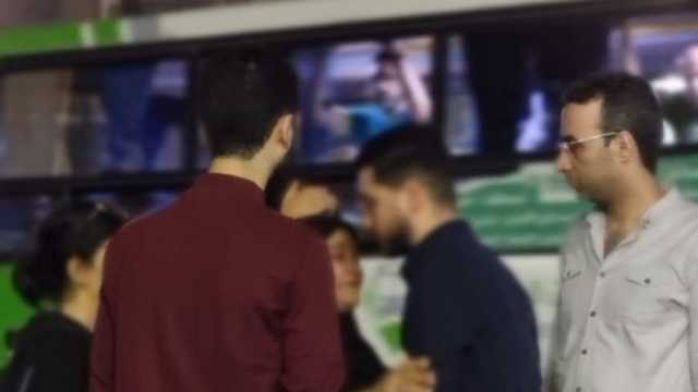 انهيار أسرة الفنان محمد بطاوي خلال تلقي العزاء