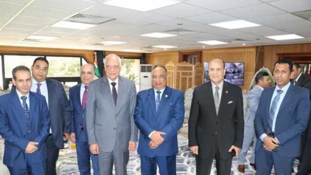 محافظ الجيزة يبحث مع رئيس قضايا الدولة تنظيم دورات قانونية للعاملين