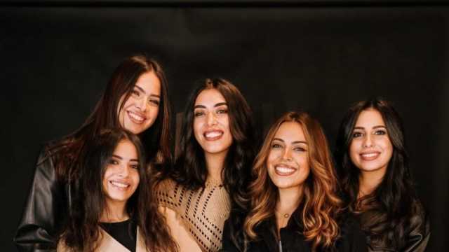 «كايروتا».. وصلة عزف وطرب بأصوات 6 ستات