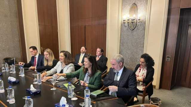 مساعد وزير الخارجية يستقبل وكيلة الخارجية الأمريكية للديمقراطية وحقوق الإنسان