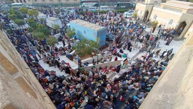 توافد آلاف المصلين على الجامع الأزهر التماسا لليلة القدر
