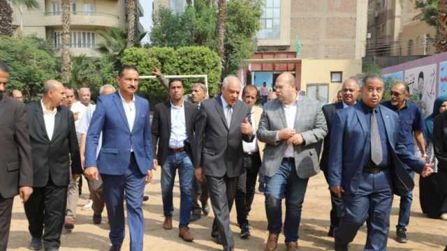 محافظ الجيزة يتفقد عدّة مدارس.. ويوجه بتنظيم دخول وخروج الطلاب