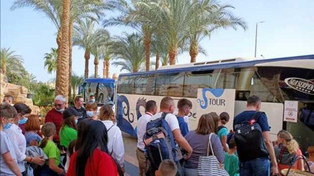 مطارا الغردقة ومرسى علم يستقبلان 141 رحلة تقل آلاف السائحين