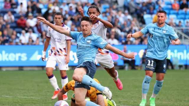 سيدني يكتسح بيرث جلوري بسبعة أهداف في الدوري الأسترالي