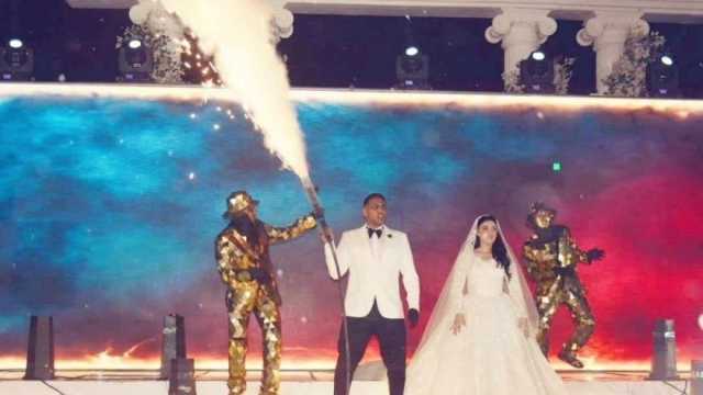 حفل زفاف على ضوء الشماريخ.. من هي عروس إسلام شيندي مطرب المهرجانات؟