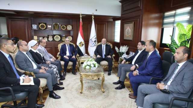 محافظ بني سويف يبحث التعاون وضبط الأسواق مع رئيس جهاز حماية المستهلك