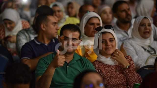 توافد جماهيري كبير على حفل الفنان الأردني عزيز مرقة بمهرجان القلعة