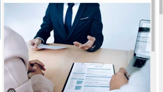 هل يحق للموظف أداء عمل آخر خلال مدة الإجازة؟.. قانوني يوضح