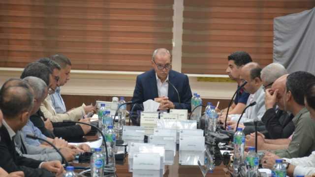 محافظ القليوبية يبحث موقف المعدات الميكانيكية المستخدمة لإدارة الكوارث
