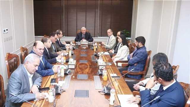 وزير الزراعة يوجه باستنباط أصناف تصنيعية جديدة من الطماطم