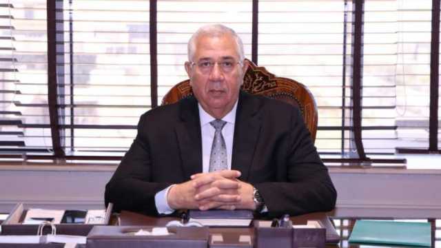 وزير الزراعة يوجه بحصر محصول القمح وزيادة مرونة صرف الأسمدة