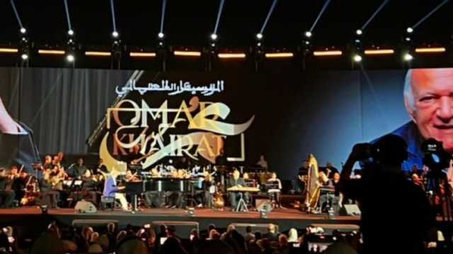 عمر خيرت يٌبدع في حفل التجمع الخامس (صور)
