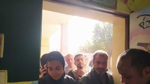 الشباب الأكثر تواجدا في بداية اليوم الأخير للانتخابات الرئاسية بلجان الزيتون