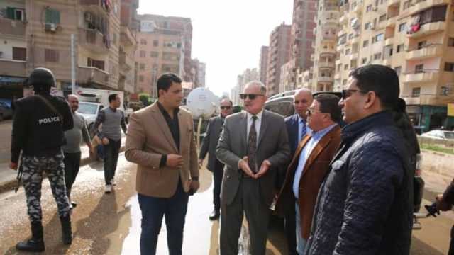 محافظ كفر الشيخ يتابع أعمال رفع مياه الأمطار في الشوارع