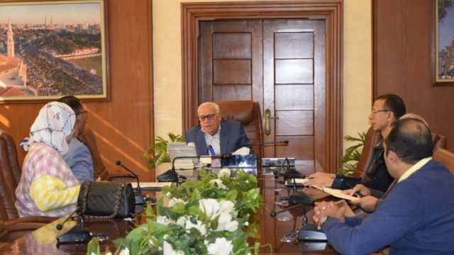 محافظ بورسعيد يلتقي مدير «التضامن» استعدادا لمسابقة اختيار «الأم المثالية»