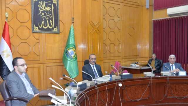 محافظ الإسماعيلية: صيانة معدات المراكز والقرى لمواجهة الأزمات والطوارئ