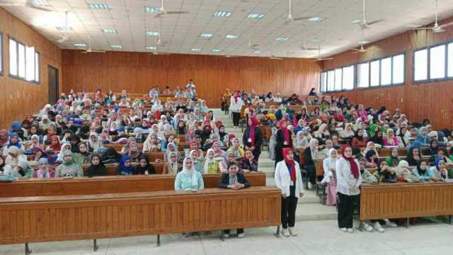 ندوات لتعزيز العمل التطوعي لشباب الجامعات ضمن «حياة كريمة» في المنيا