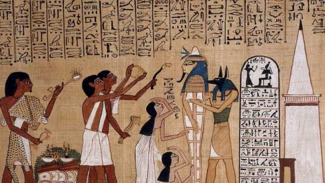 عادات توارثها المصريون من أجدادهم الفراعنة.. منها «السبوع وكسر القلة»