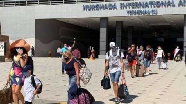 مطار الغردقة يستقبل 22 ألف سائح على متن 110 رحلات جوية