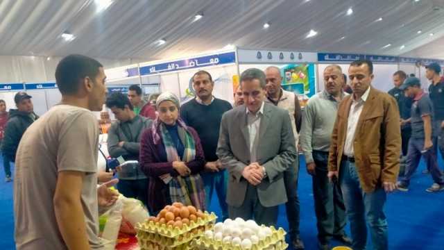 محافظ الغربية يتفقد أكبر معرض لبيع السلع الغذائية بأسعار مخفضة بطنطا