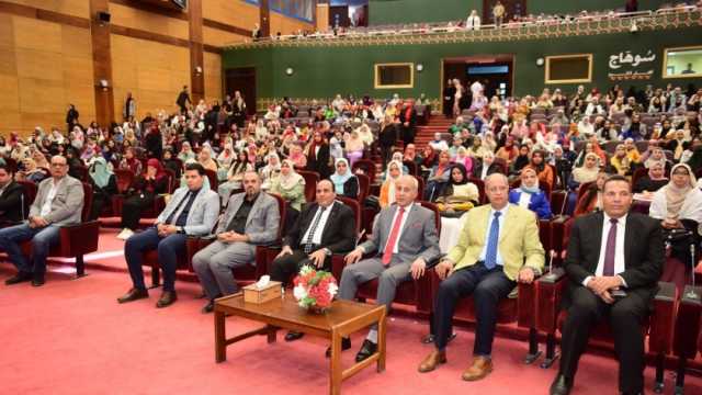 طلاب جامعة سوهاج يدشنون مبادرة «يلا نبتدي» لتأهيل الشباب لسوق العمل