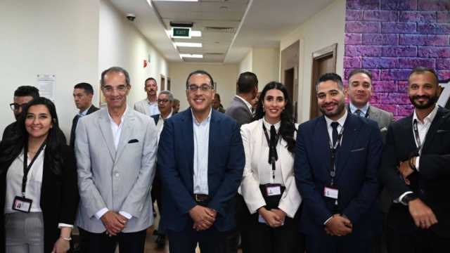 مدبولي يلتقي بمجموعة من الشباب المبدعين ورواد الأعمال والمهنيين المستقلين