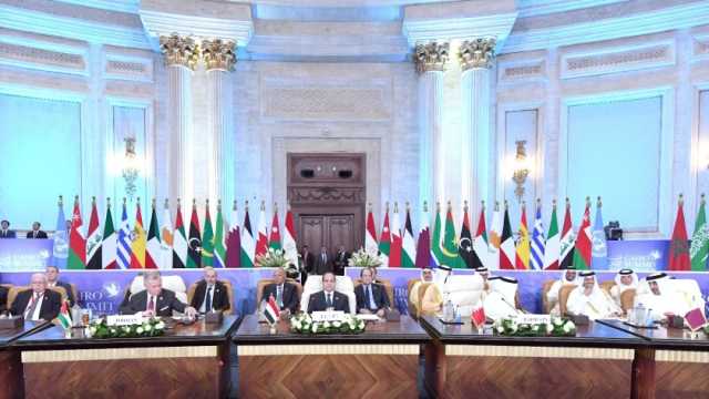 خبراء: الرئيس السيسي وجّه رسائل مهمة في القمة