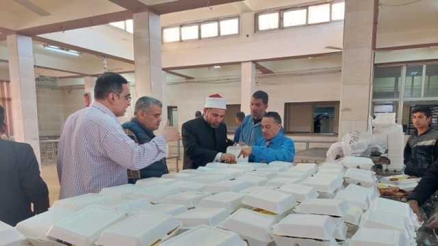 مدير الجامع الأزهر يتابع تجهيز وجبات الإفطار الجماعي لـ5000 طالب وافد