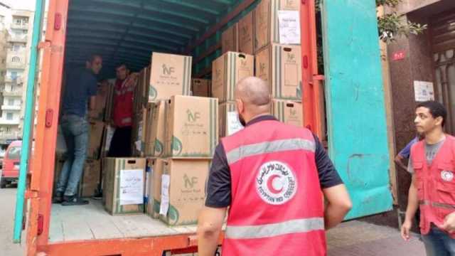 «صيادلة الإسكندرية» تتبرع بـ300 صنف دوائي للمصابين الفلسطينيين (صور)