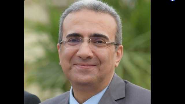 أستاذ فلك يشرح فكرة تطبيق التوقيت الشتوي.. طول النهار وارتفاع الشمس بالسماء