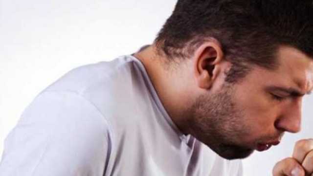 استشاري حساسية ومناعة يحذر فئات من الخروج اليوم بسبب العاصفة دانيال
