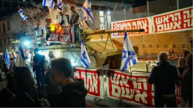 الشرطة الإسرائيلية تغلق شوارع تل أبيب قبل انطلاق مظاهرة تطالب بصفقة لتبادل المحتجزين