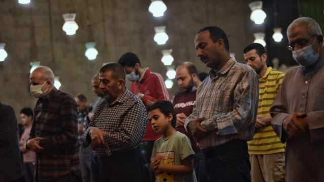 هل يجوز صلاة ركعتين فقط في التراويح؟.. أستاذ فقه يحسم الجدل