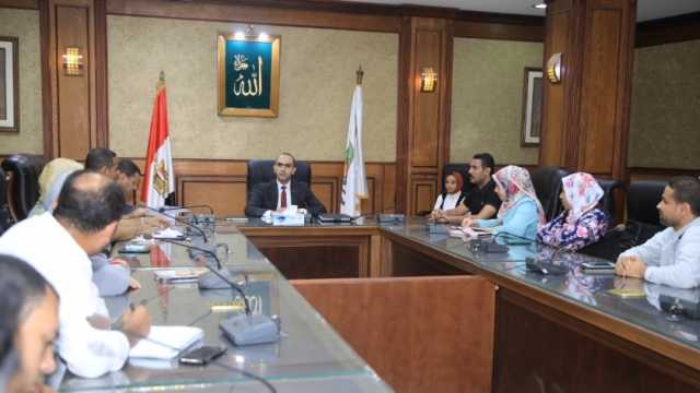 نائب محافظ سوهاج يلتقي فريق مبادرة «صوتك مسموع» لمتابعة سير العمل