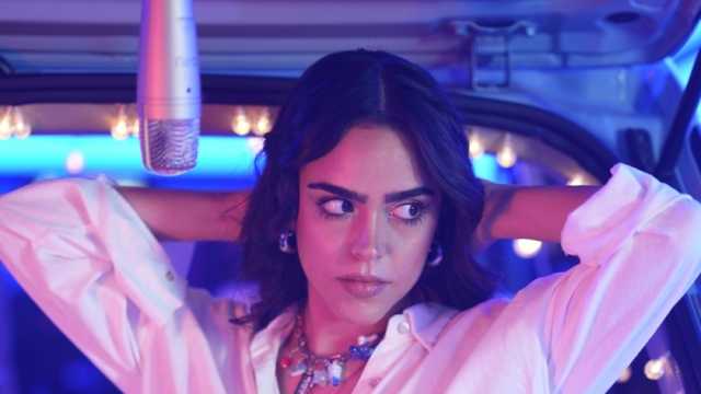 مغنية البوب اللبنانية نورزي تطرح كليب «قلبي بلو» (فيديو)