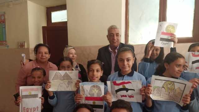 طلاب مدارس المنيا يرسمون لوحات فنية عن مصر الجميلة