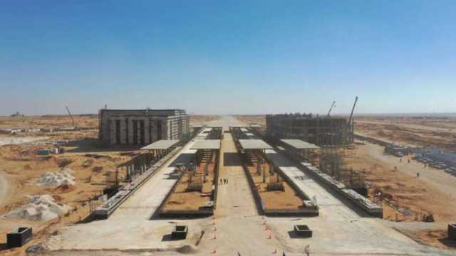 التشطيبات النهائية لمحطة حدائق أكتوبر بالقطار الكهربائي السريع.. مرور علوي