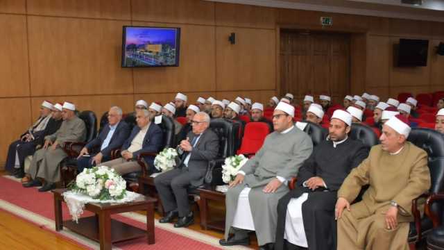 محافظ بورسعيد يوجه أئمة المساجد بتطوير أسلوب الخطاب الديني
