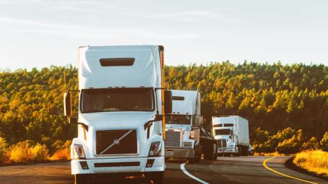 شروط ترخيص النقل البري.. اعرف الإجراءات والأوراق المطلوبة