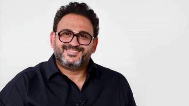 فنانون اتجهوا للمعاش المبكر من أجل التمثيل.. أكرم حسني والفخراني أبرزهم