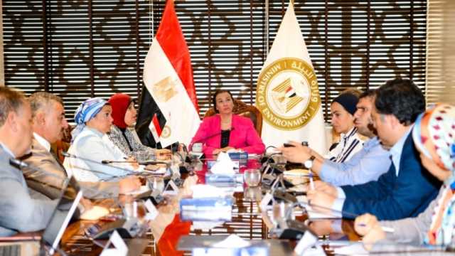 «البيئة» توجه بتكثيف الرقابة على المصادر المحتملة لتلوث الهواء